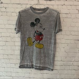 Disney Mickey Mouse mens short sleeve tee shirt | size small